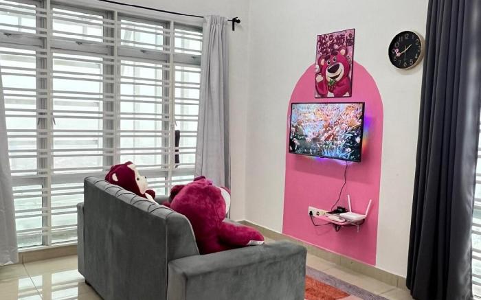 B1711 Austin Height Lotso Bear Home Netflix ByStay