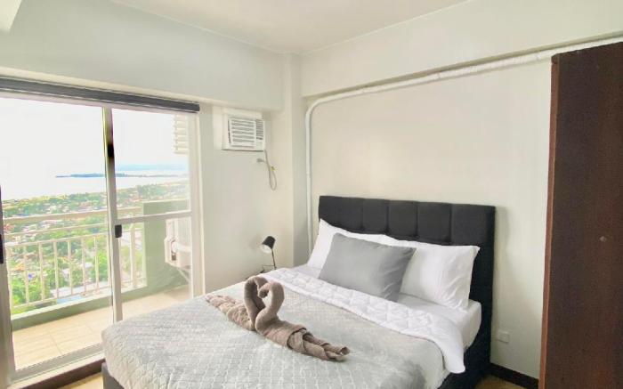 Verdon Parc 2BR  Unit with balcony and Ocean View