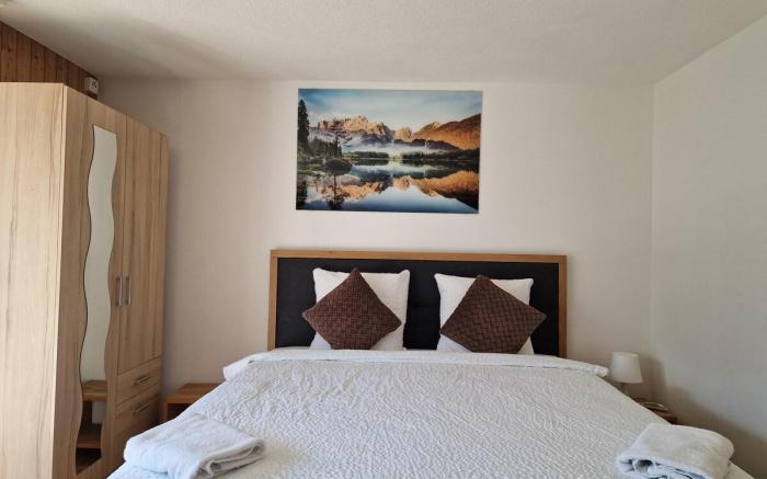 Gorgeous studio with Lake view