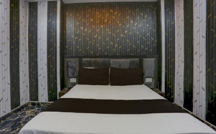 Sri govindam palce hotel 