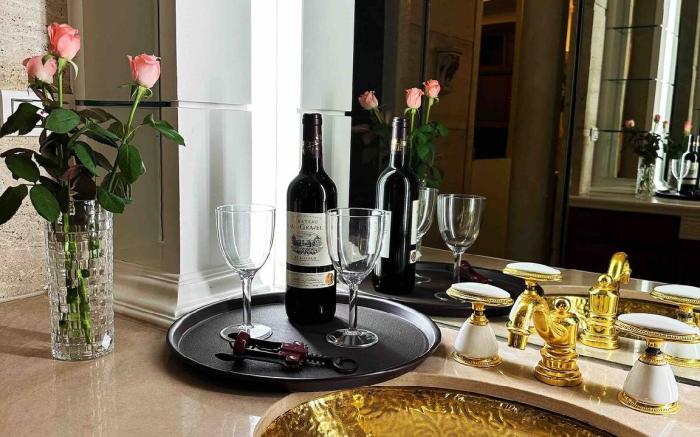 High-rise double-sided window level 23