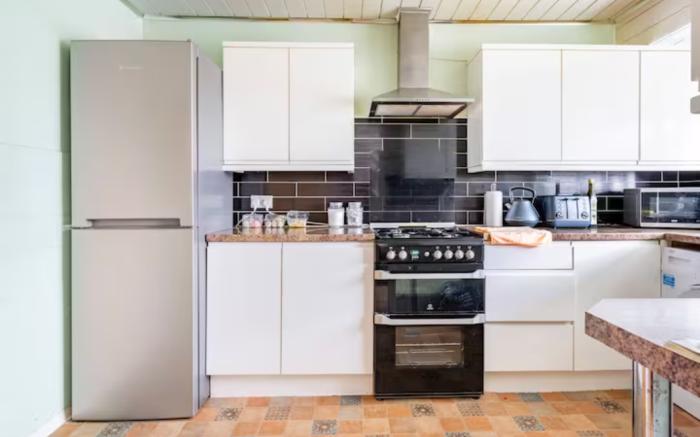 Luton Airport Guest House