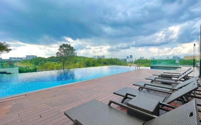 Mosaic Walkable to Midvalley | Happy Holiday