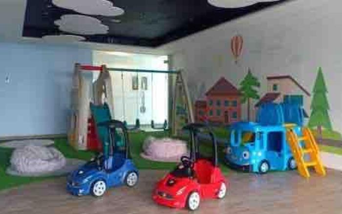 La Rosa III at Anderson Tower