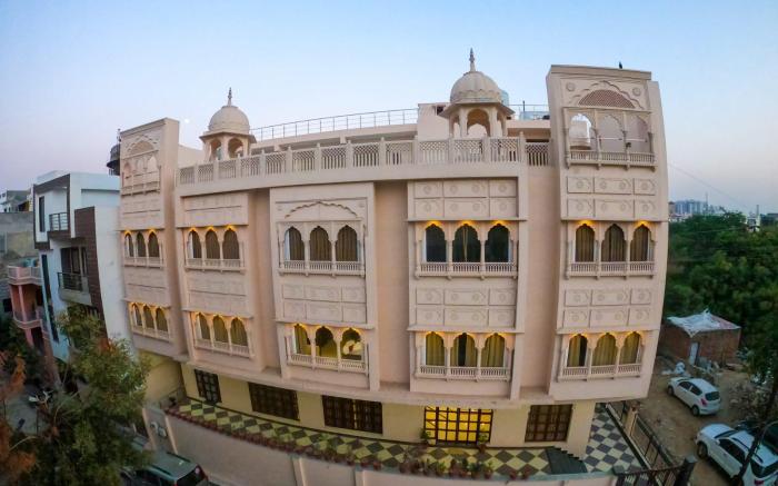 The Taj Vista Agra - Walking distance to Taj Mahal