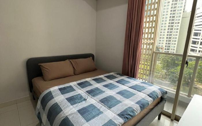 Cozy Apartment connected to mall by Lexington