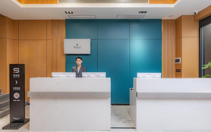 Rezen Select Hotel Xishuangbanna Nanyang Jinghong Manting Park