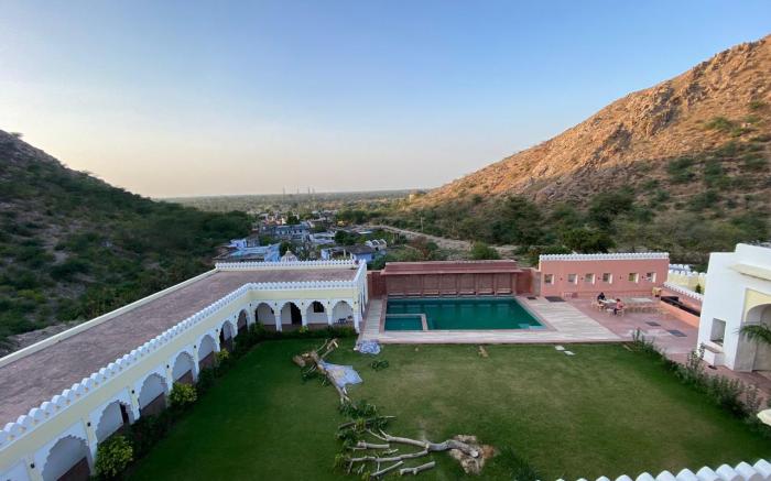Khawa Palace and Resort