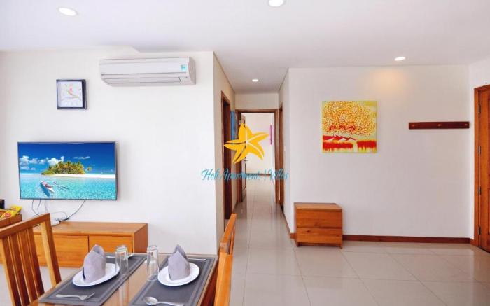 Spacious 2 bedroom apartment| OCEAN VIEW| Center