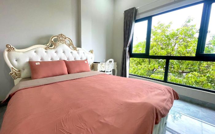 Luxurious, Private. Peaceful, Convenient, Clean.