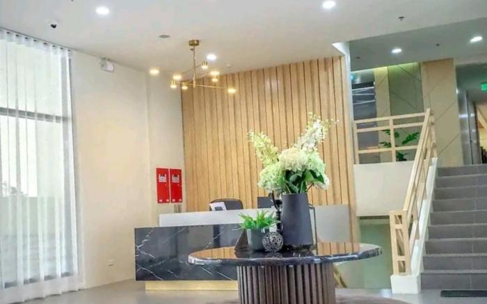 Chic and Sleek Studio at Brenthill Condominium 