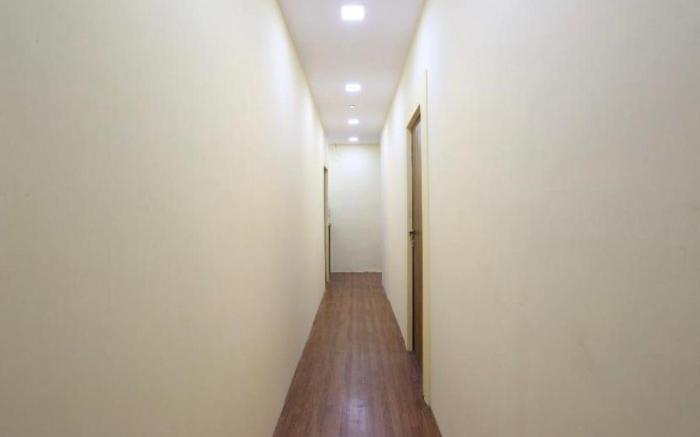 Hotel Crown Near Nesco Center-Oberoi Mall Goregaon East