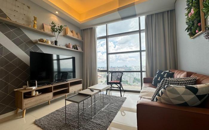 Azure, De Moda, Le Meridien, Elegante,PJ, Paradigm