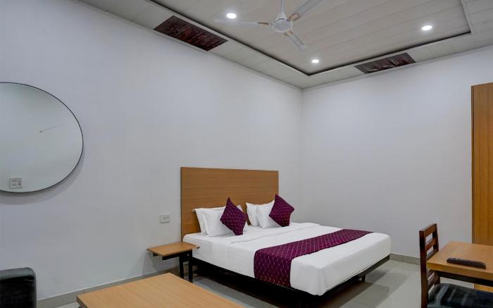 Hotel Downtown Noida Sector 15