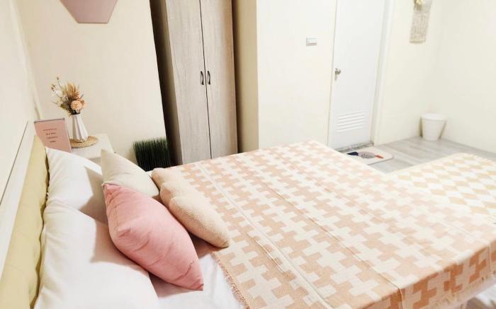 Neijiang D♡ (2F/ No Elevator / Laundry Downstairs)