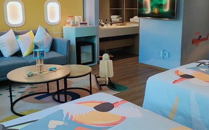 Maison New Century Hotel Jiande Aviation Town Resort