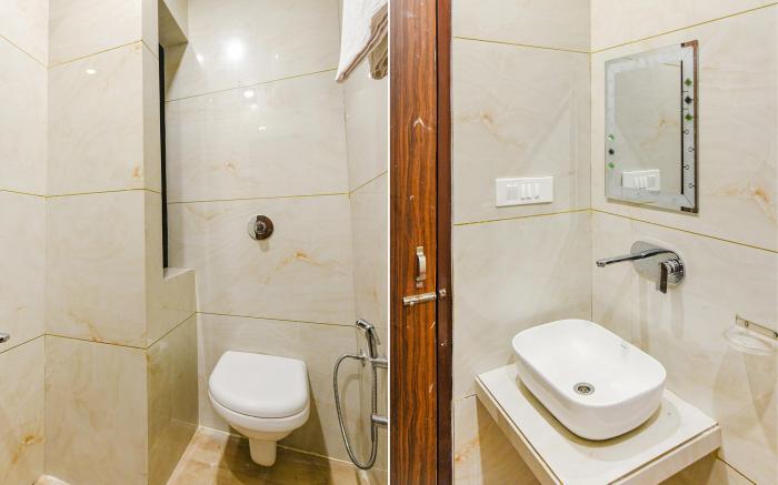 FabHotel Solace Inn