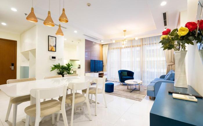4 beds /3 bedrooms at Vinhome next to Landmark 81