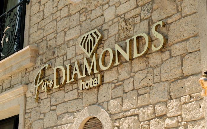 FIVE DIAMONDS HOTEL