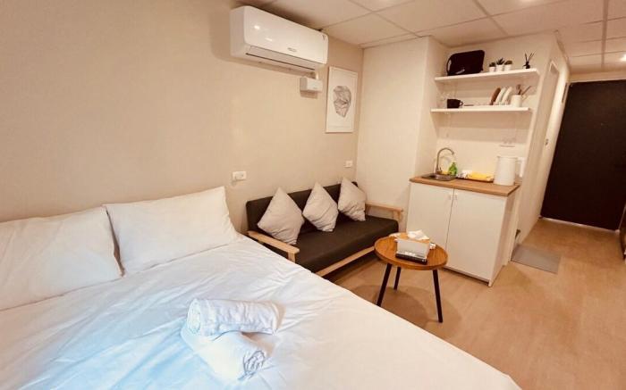 HC804\Red House\Dihua Street\ Ximen MRT Station 
