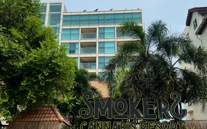 Smokers Resort