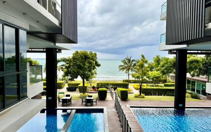 Escape Condominium Beachfront Suite E222