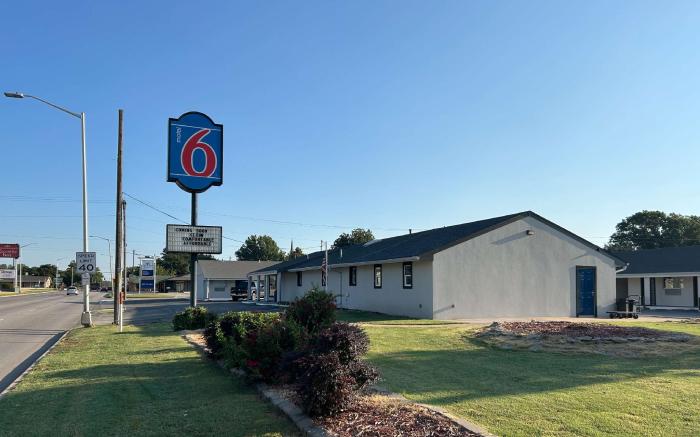 Motel 6 Ponca City, OK