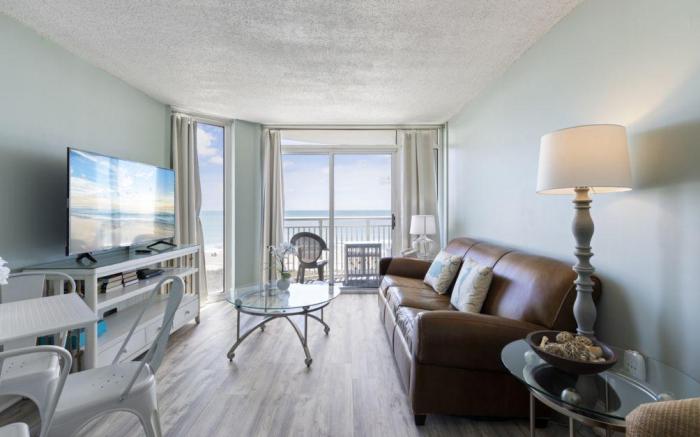 1BR Oceanfront Condo in Atlantica Resort
