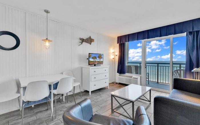 Boardwalk Resort Condo Ocean-front Balcony| Pool