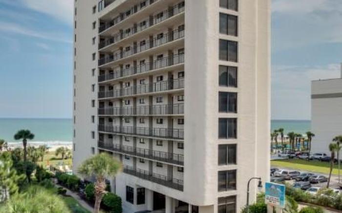 1BR Meridian Plaza Condo | Ocean View | Pool