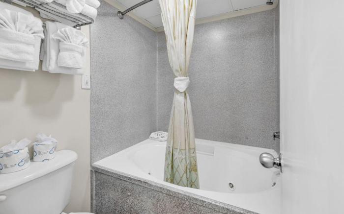 Boardwalk Resort: Deep Blue Tranquility Haven