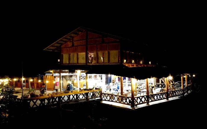 Nhà Tổ Chim