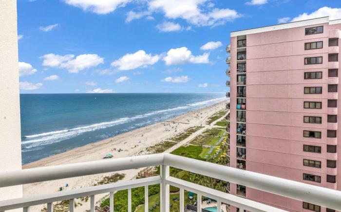Spectacular Views Condo at Carolinian Beach Resort: Pool