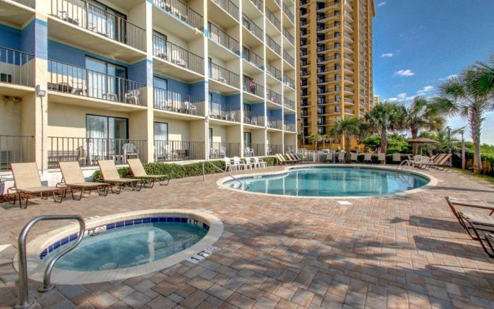 Spectacular Views Condo at Carolinian Beach Resort: Pool