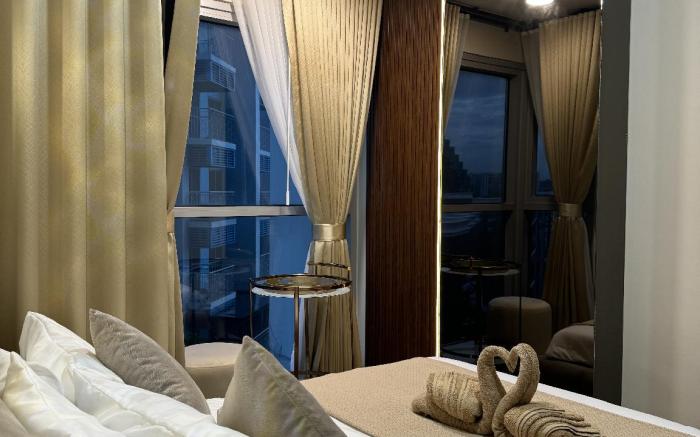 Stylish 1BR Near Airport Facing the Bay - 9d