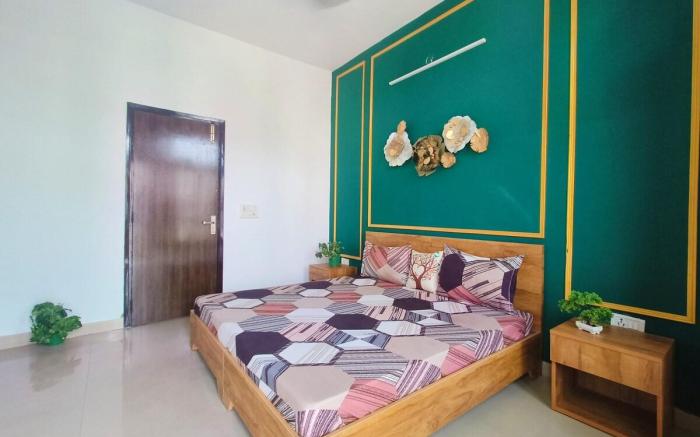 3. 3bhk Theater screen,family, friends relax