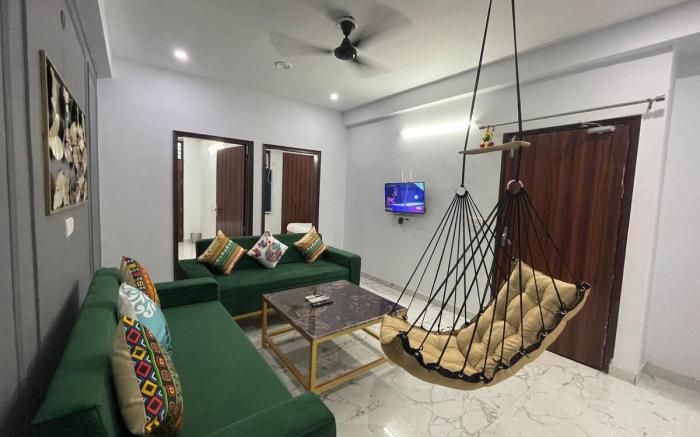 23. 2bhk Pvt theater, Sector 57by Instay