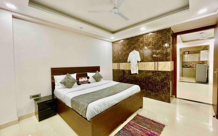 19. Lux 2bhk couple family corporate by instay
