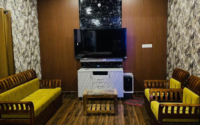 Auro studio house