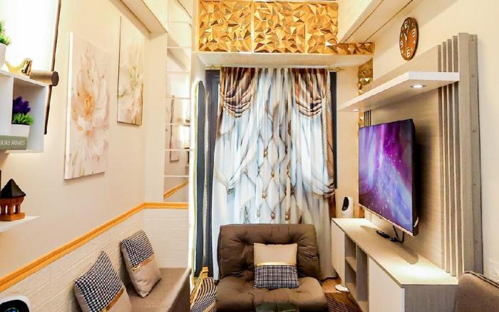 Sapphira Manor: Luxurious Condo by the Bay