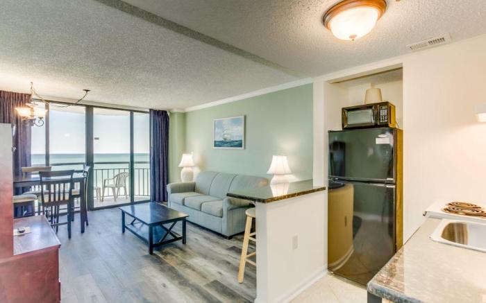 Meridian Plaza Condo Close to the beach