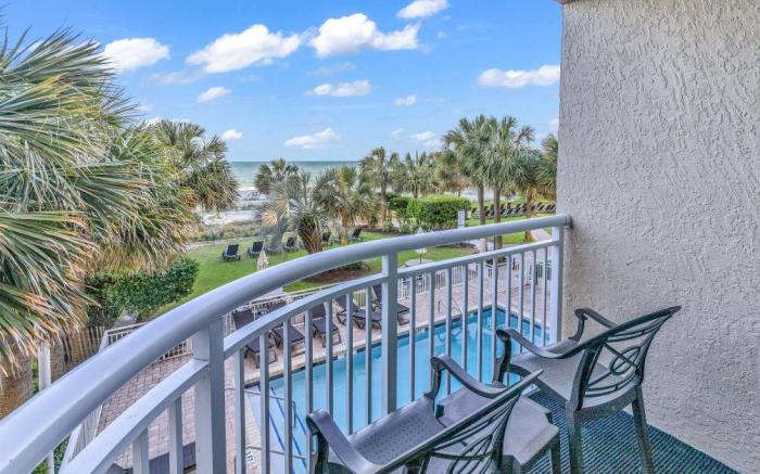 Bright atmosphere / Oceanfront/ Breakers Sailfish