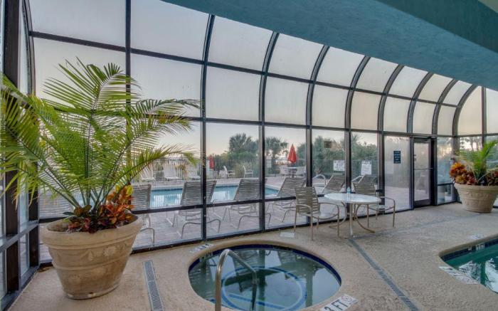 OceanView 1BR Condo w Balcony at Meridian Plaza