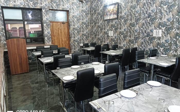 ShriGo Hotel Pushpa Residency