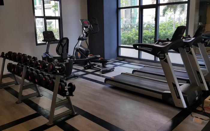 The Viceroy Residences at Mckinley Hill