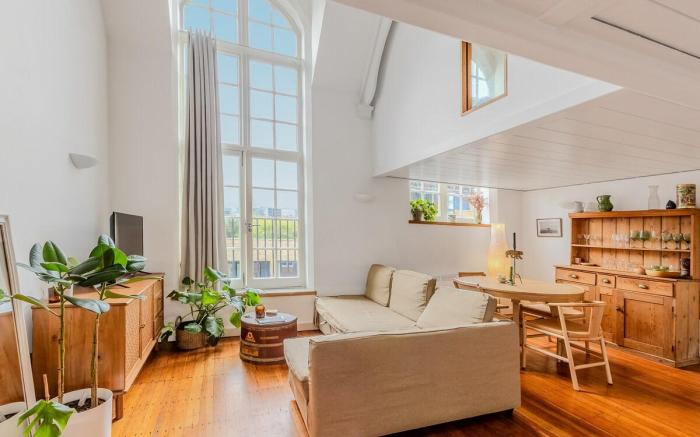 Exclusive Captivating 2LVL 1BR Loft, Walworth