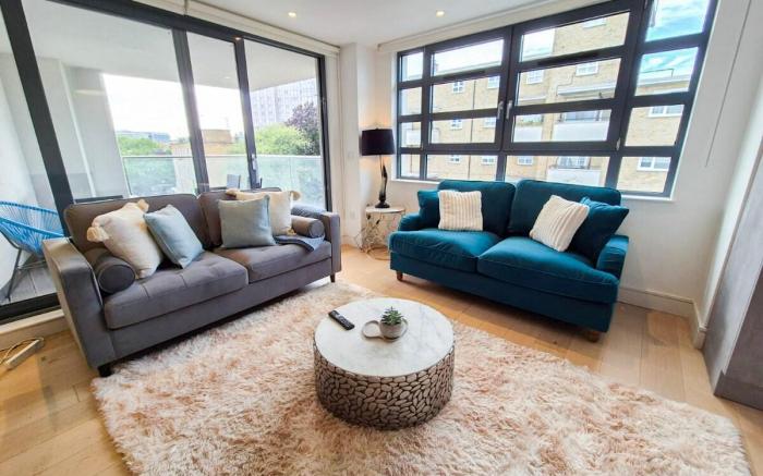 Exclusive 3BR flat with balcony in Regent's Park,