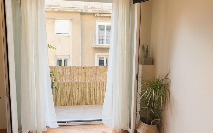 Grandeur in Kolonaki: Aristocratic 2-Bed Retreat