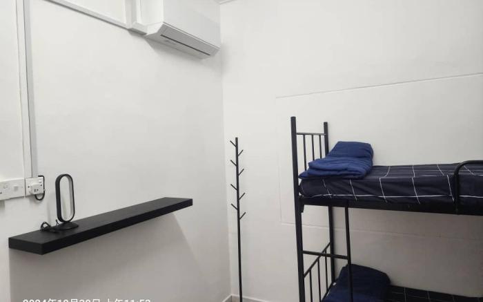 Mawar Homestay (Upper Floor Apartment)
