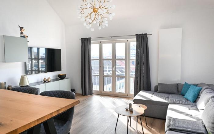 Penthouse am Stadtwald mit Ausblick, EBK, WLAN